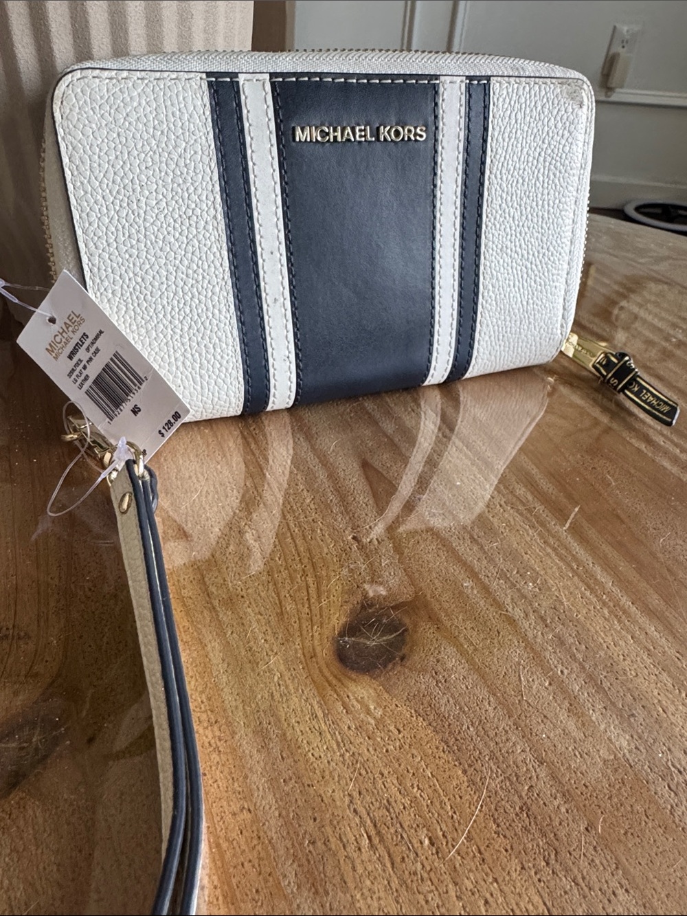 Michael Kors White and Navy Pebbled Zip Wristlet